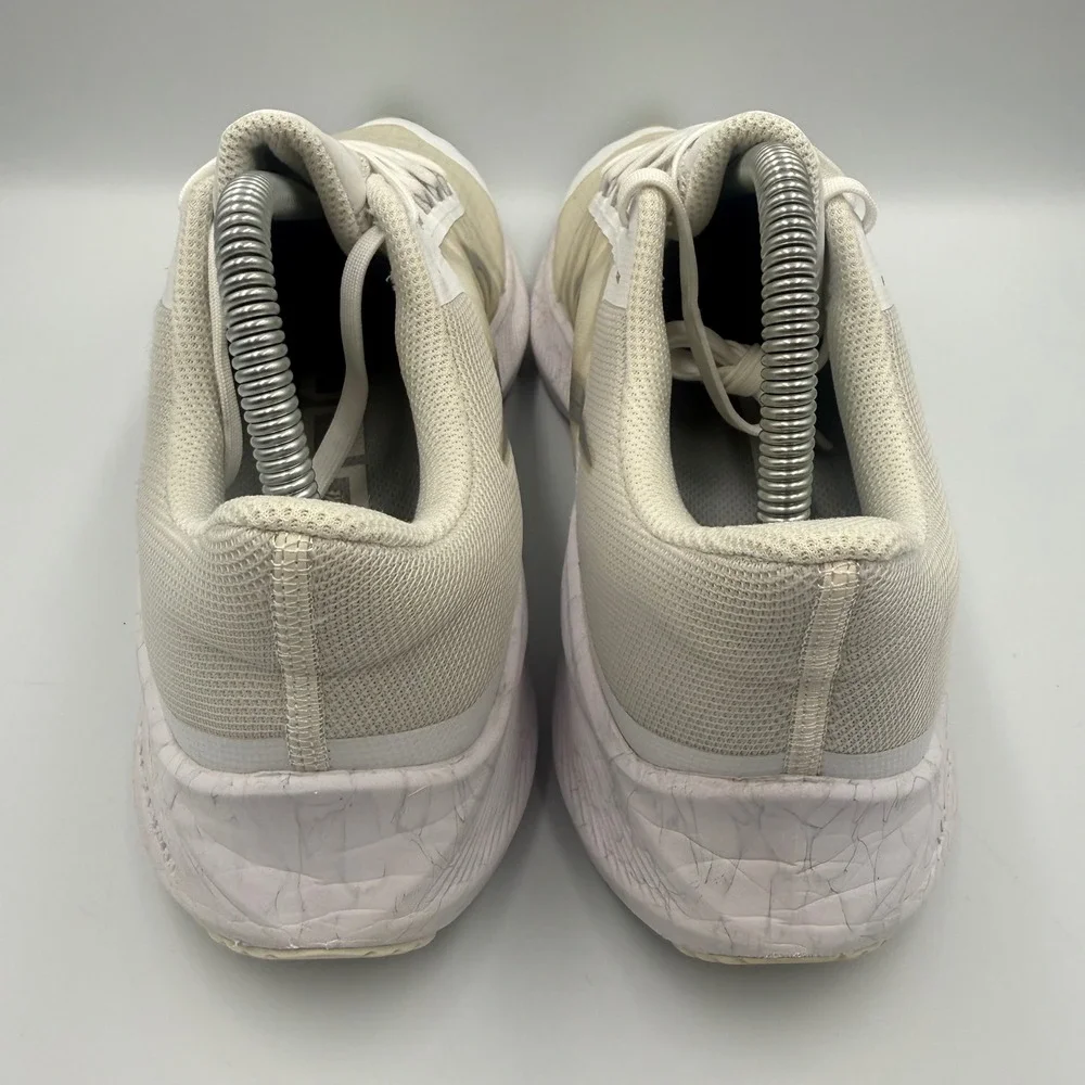 Nike Zoom Winflo 8 Womens Size 9.5 Running Shoes CW3421-104 White Cream